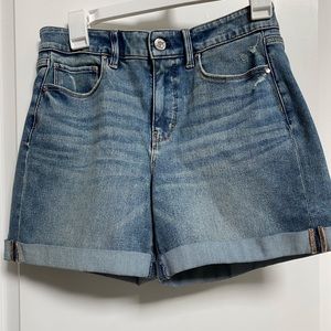 WHBM high rise 5” Size 4 Jean shorts